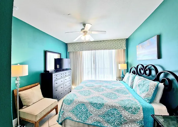 Lighthouse 1506 Gulf Front 3 Pools Sleeps 8 Apartment *
