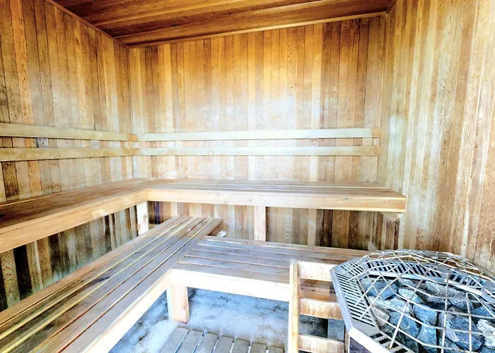 Lighthouse 1506 Gulf Front 3 Pools Sleeps 8 Apartment